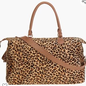 NWT 🎉Leopard duffle bag